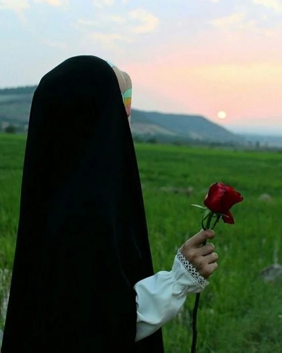 مونا رحمانی